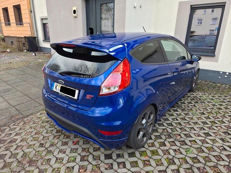Gebraucht Ford Fiesta ST 182 PS (133 kW) 2015 Blau Kleinwagen