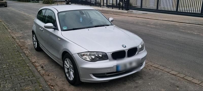 Silber Gebraucht 2007 BMW 118 Kleinwagen | 2.000 € (Superpreis) - Bild 1/4