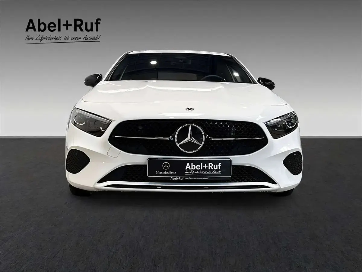 Neu Mercedes A200 Progressive 163 PS (119 kW) 2026 Unilack polarweiß Limousine