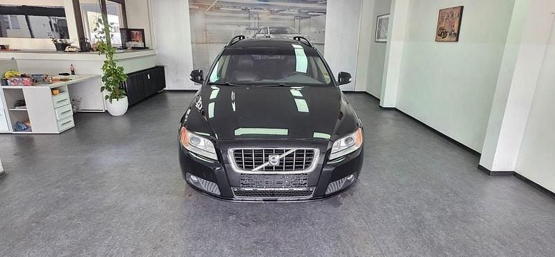 Gebraucht Volvo V70 Momentum 163 PS (119 kW) 2008 Schwarz Kombi