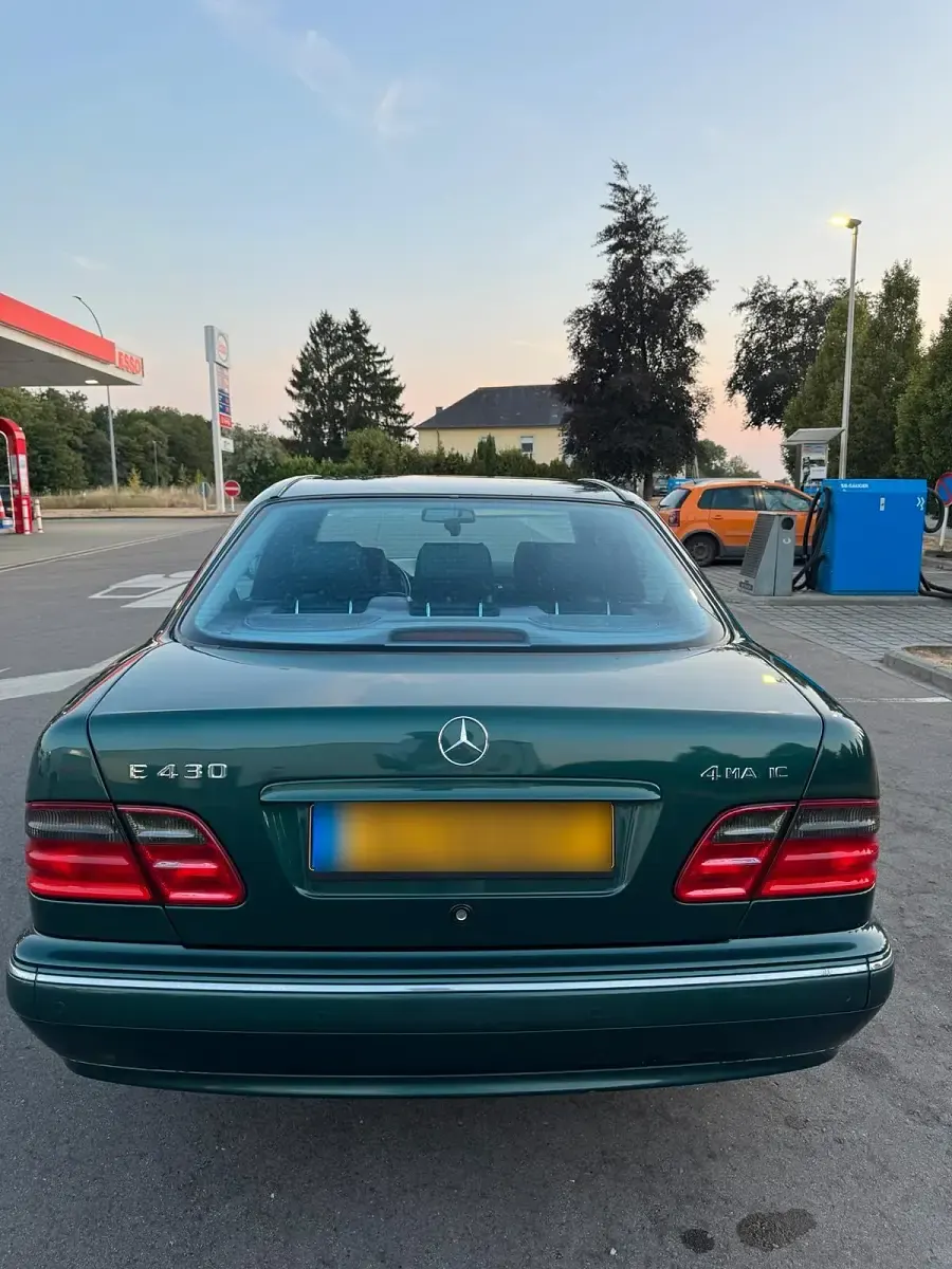 Gebraucht Mercedes E430 Avantgarde 279 PS (205 kW) 2001 Grün Limousine