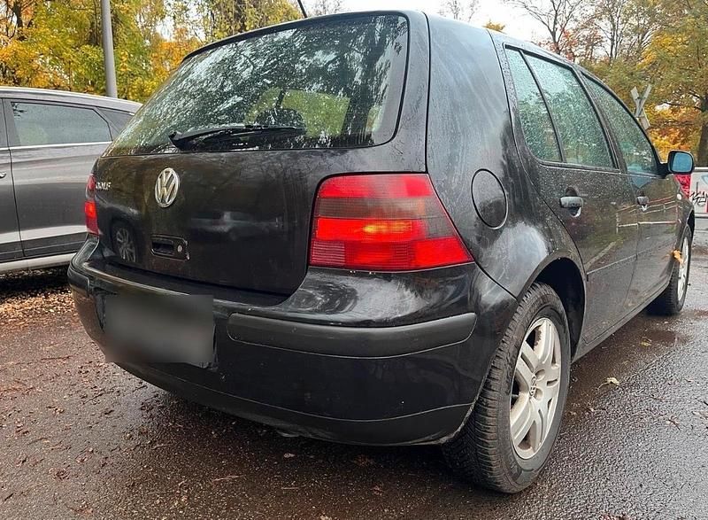 Gebraucht VW Golf IV 74 PS (54 kW) 2002 Schwarz Kleinwagen