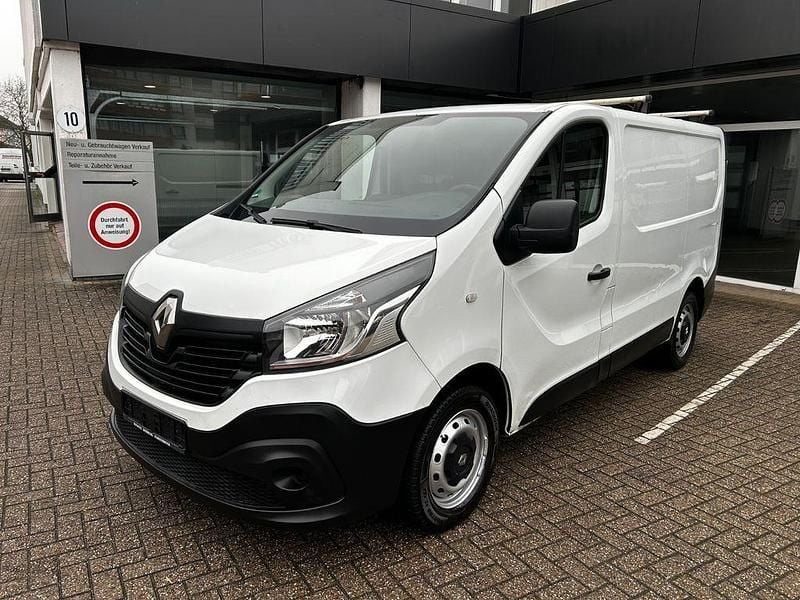Gebraucht Renault Trafic 95 PS (69 kW) 2017 Weiß Van / Kleinbus