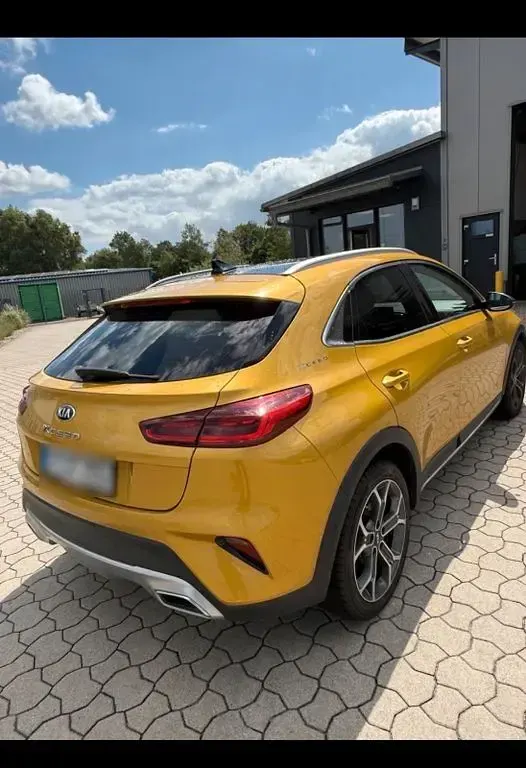 Gebraucht Kia XCeed Launch Edition 140 PS (102 kW) 2019 Gold SUV