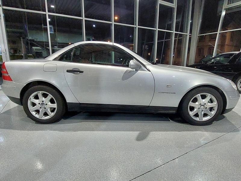 Gebraucht Mercedes SLK230 193 PS (141 kW) 1999 Silber Cabrio