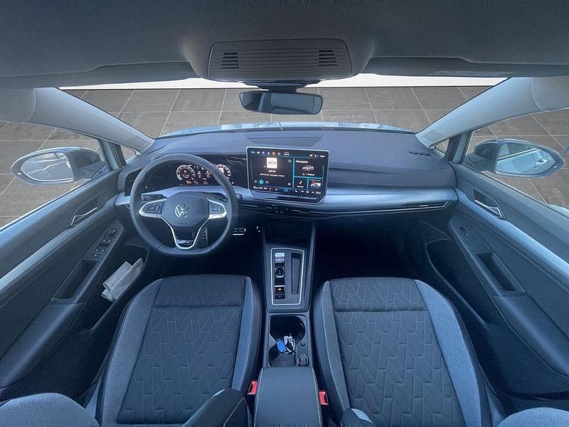 Neu VW Golf VIII 116 PS (85 kW) 2026 Blau Limousine