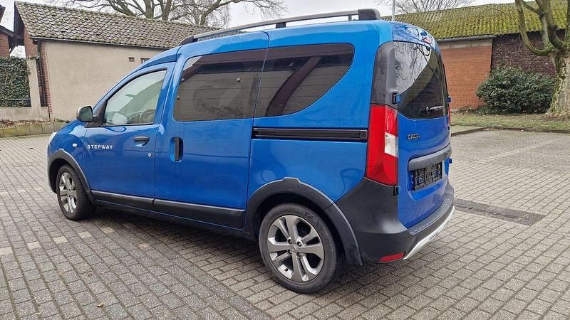 Gebraucht Dacia Dokker Stepway 116 PS (85 kW) 2016 Blau Van / Kleinbus