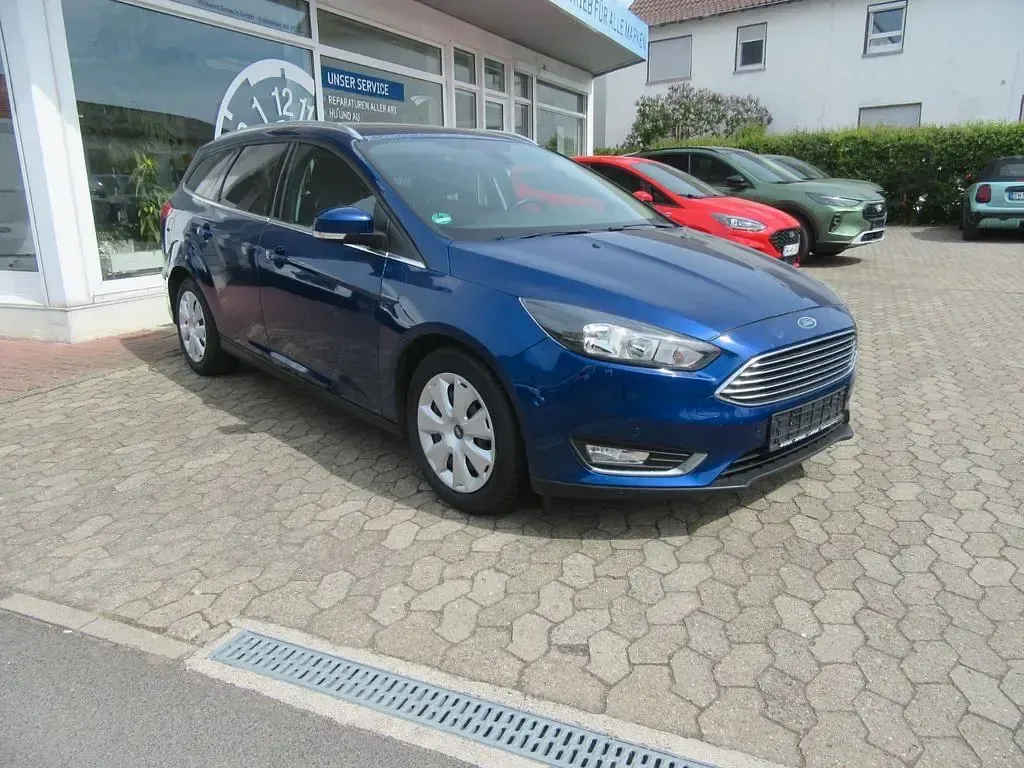 Gebraucht Ford Focus Titanium 125 PS (91 kW) 2017 Blau Limousine