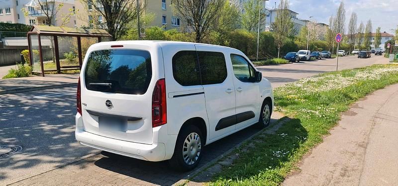 Second-hand Opel Combo Edition 110 CP (80 kW) 2019 Alb Monovolum