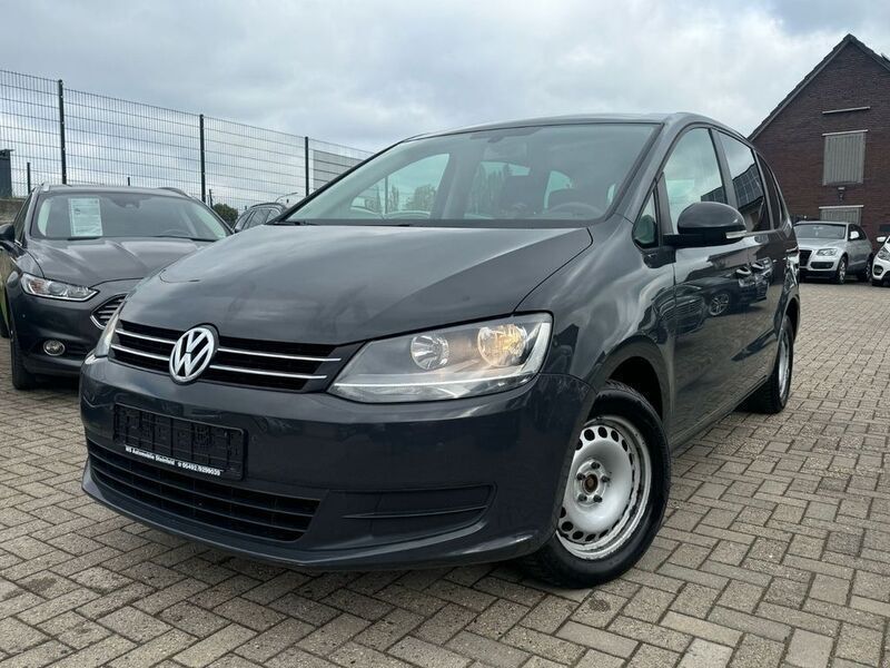 Grau Gebraucht 2013 VW Sharan Trendline Van / Kleinbus | 9.890 € (Fairer Preis) - Bild 1/4