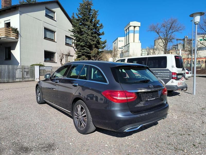 Gebraucht Mercedes C250 204 PS (150 kW) 2015 Grau Kombi