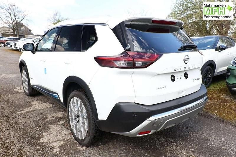 Neu Nissan X-Trail Tekna+ 213 PS (156 kW) 2025 Pearl white perleffekt SUV
