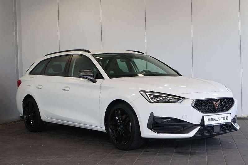 Gebraucht Cupra Leon 150 PS (110 kW) 2023 "candy" weiss Kombi