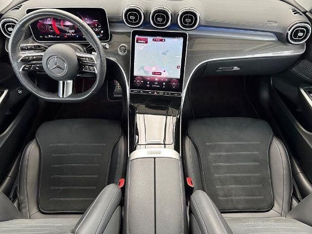 Weiß Gebraucht 2024 Mercedes C180 AMG line Limousine | 35.290 € (Fairer Preis) - Bild 1/4