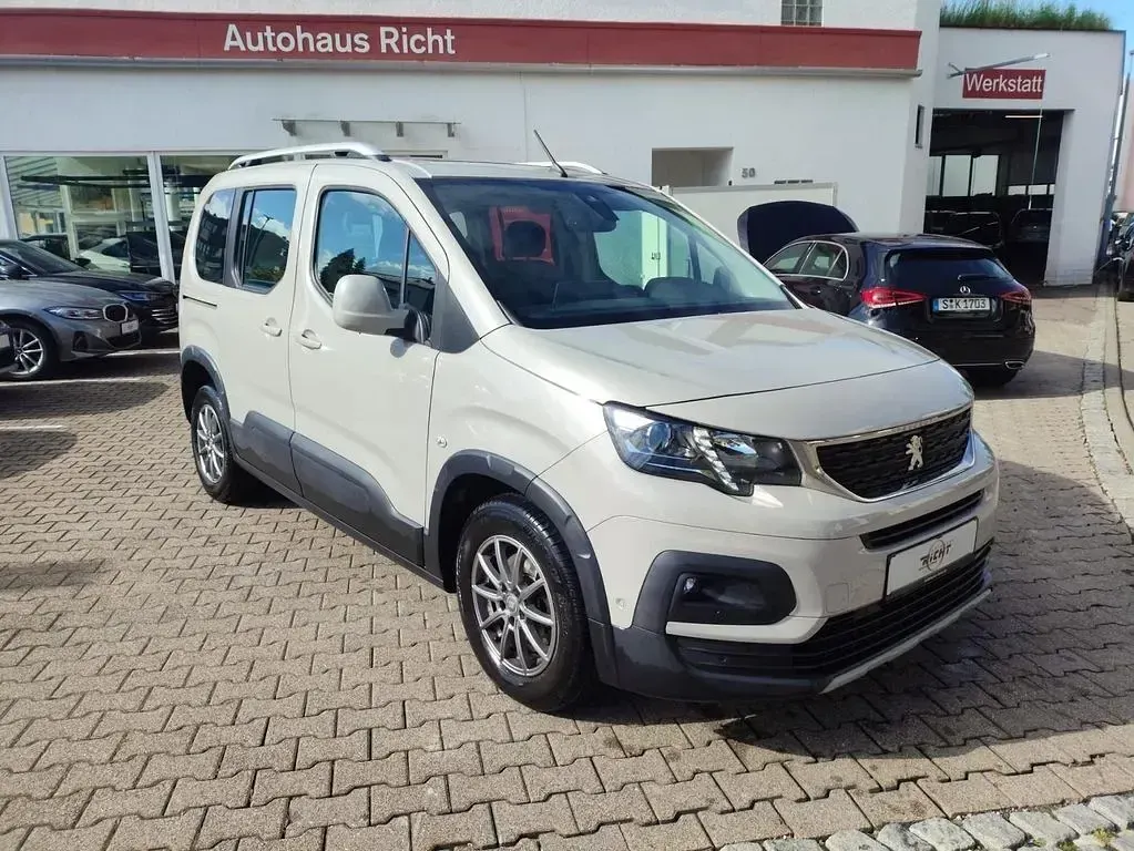 Gebraucht Peugeot Rifter Allure 131 PS (96 kW) 2020 Beige Van / Kleinbus