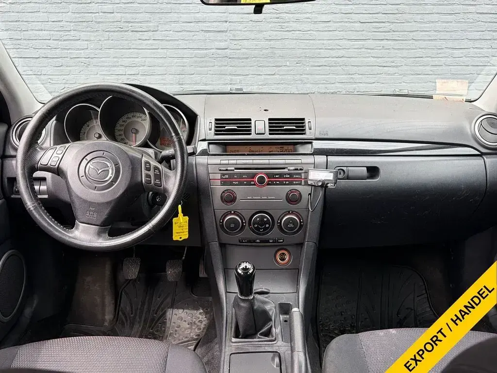 Używany Mazda 3 109 KM (80 kW) 2007 Szary Sedan/Limuzyna