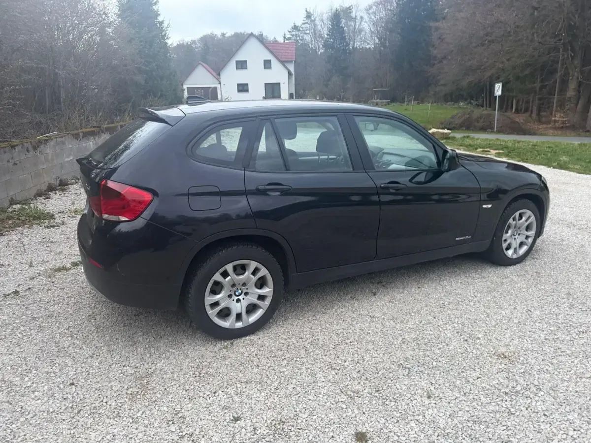 Gebraucht BMW X1 Sport Line 143 PS (105 kW) 2010 Schwarz SUV