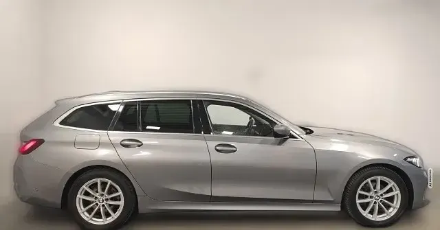 Gebraucht BMW 318 Shadowline 150 PS (110 kW) 2024 Metallic Kombi