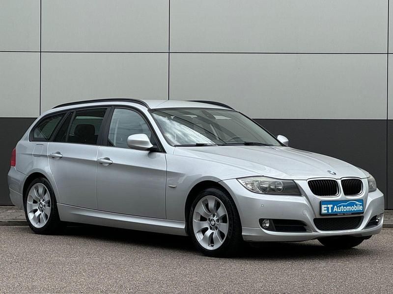 Silber Gebraucht 2011 BMW 318 Kombi | 3.990 € (Guter Preis) - Bild 1/4