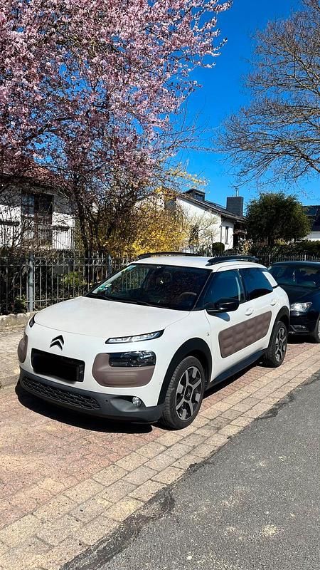 Gebraucht Citroën C4 Cactus 99 PS (72 kW) 2014 Weiß Kleinwagen