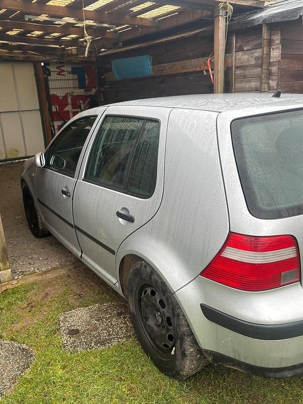 Gebraucht VW Golf IV 74 PS (54 kW) 2003 Grau Kleinwagen