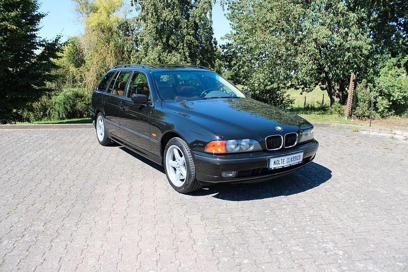 Schwarz Gebraucht 1998 BMW 523 Shadowline Kombi | 10.990 € - Bild 1/4