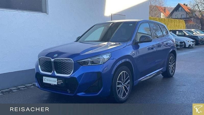Gebraucht BMW iX1 Shadowline 230 kW (313 PS) 2023 M portimao blau metallic SUV
