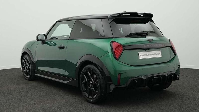 Second-hand Mini John Cooper Works 204 CP (150 kW) 2025 Verde Hatchback