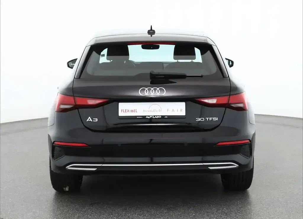 Gebraucht Audi A3 Advanced 110 PS (80 kW) 2023 Schwarz Limousine