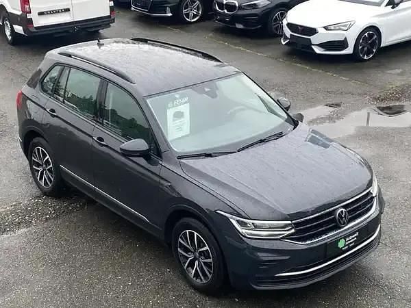 Grau Gebraucht 2022 VW Tiguan SUV | 22.650 € (Superpreis) - Bild 1/4