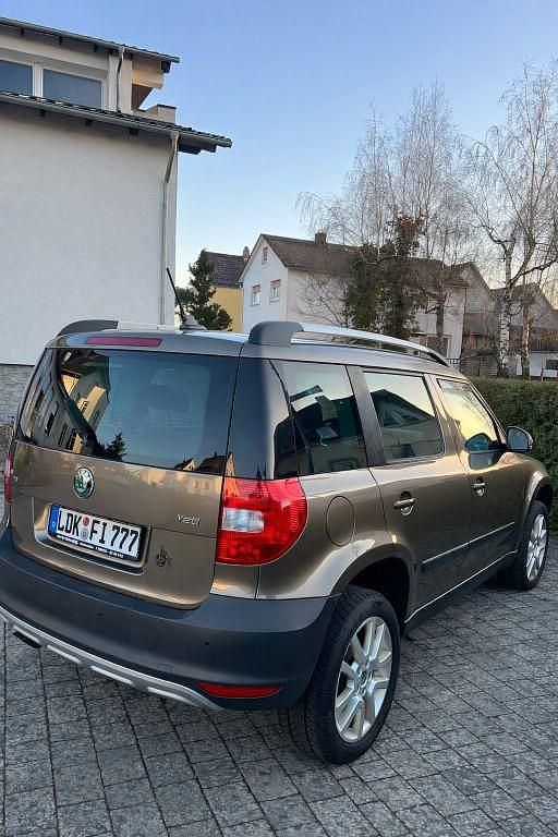 Gebraucht Skoda Yeti Ambition 110 PS (80 kW) 2013 Braun SUV