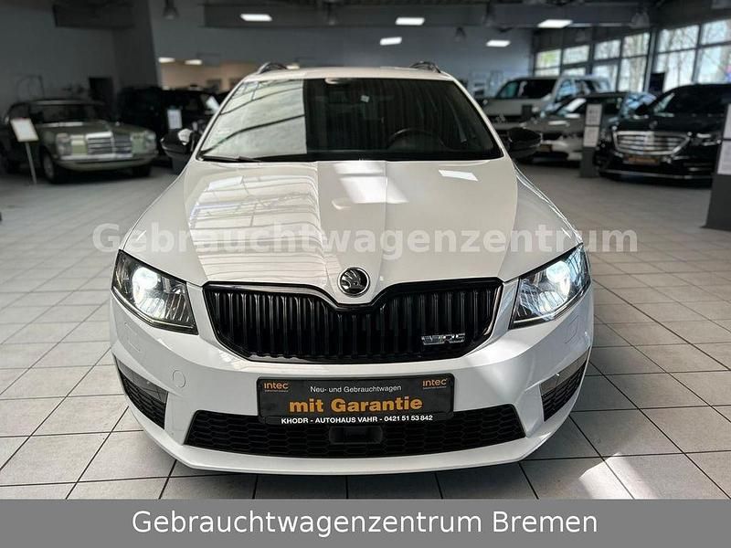 Gebraucht Skoda Octavia RS 184 PS (135 kW) 2015 Weiß Kleinwagen