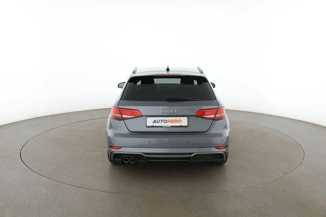 Gebraucht Audi A3 Sport 150 PS (110 kW) 2019 Grau Limousine