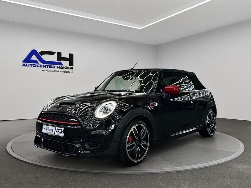 Schwarz Gebraucht 2020 Mini John Cooper Works Cabriolet Cabrio | 29.850 € (Fairer Preis) - Bild 1/4
