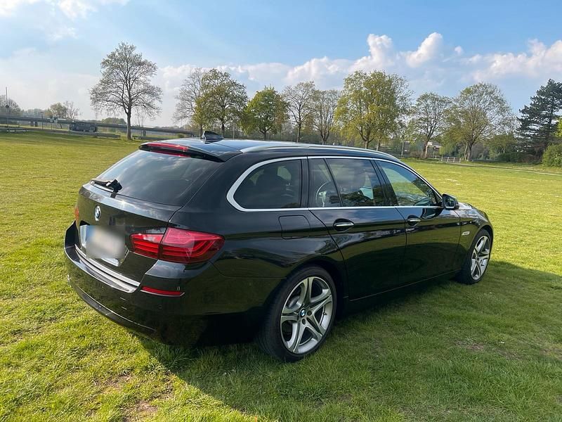 Gebraucht BMW 520 184 PS (135 kW) 2014 Schwarz Kombi