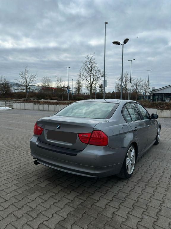 Gebraucht BMW 318 Performance 143 PS (105 kW) 2011 Grau Limousine