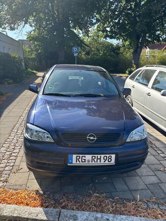 Blau Gebraucht 2000 Opel Astra Edition Limousine | 1.700 € (Fairer Preis) - Bild 1/4