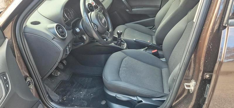 Gebraucht Audi A1 86 PS (63 kW) 2012 Braun Kleinwagen