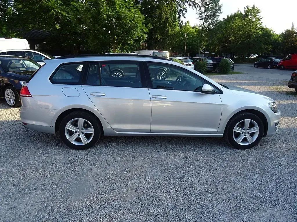 Gebraucht VW Golf VII Comfortline 110 PS (80 kW) 2015 Reflexsilber metallic, reflexs Kombi