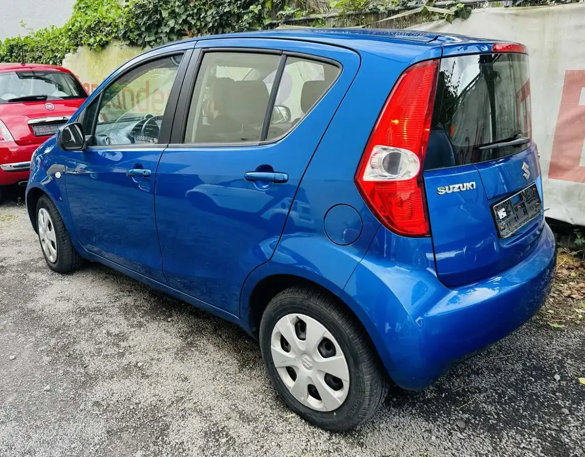 Gebraucht Suzuki Splash Basic 65 PS (47 kW) 2009 Blau Kleinwagen