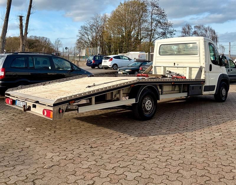 Gebraucht Peugeot Boxer 163 PS (119 kW) 2017 Weiß Van