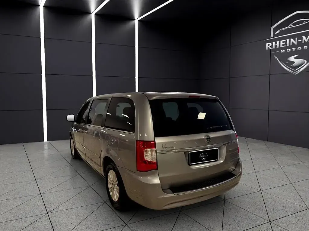 Usata Lancia Voyager Silver 163 CV (119 kW) 2014 Monovolume