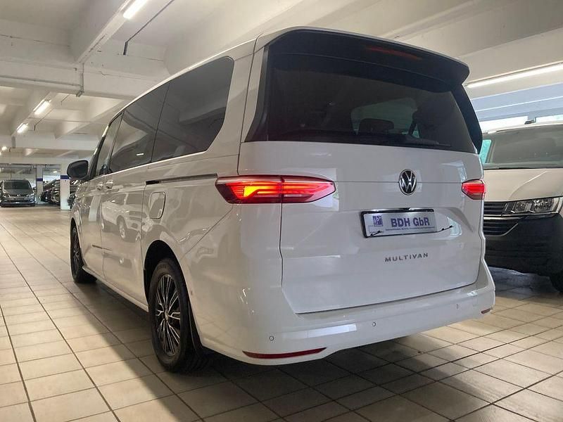 Gebraucht VW Multivan 204 PS (150 kW) 2024 Weiß Van