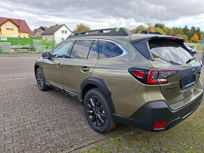 Neu Subaru Outback Exclusive+ 169 PS (124 kW) 2025 Autumm green SUV