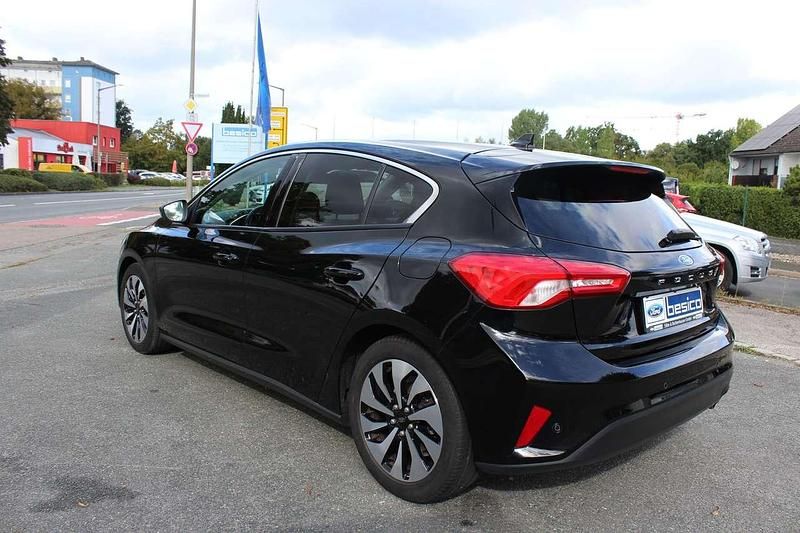 Gebraucht Ford Focus Cool & Connect 125 PS (91 kW) 2018 Schwarz Limousine