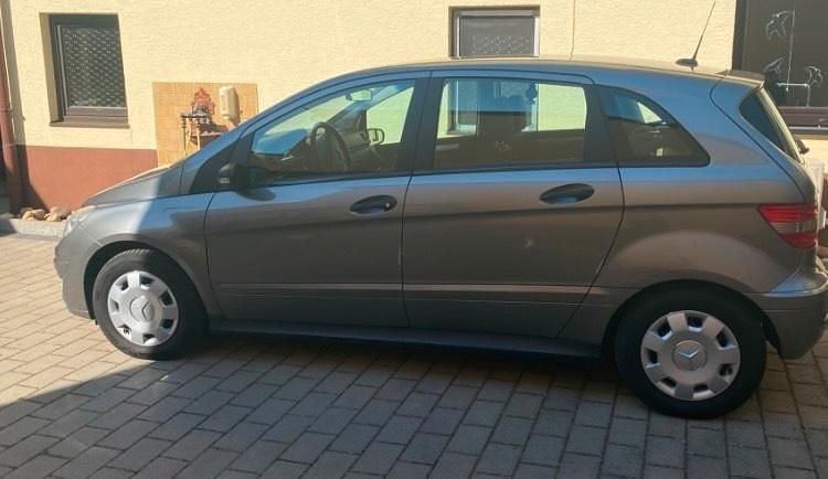 Gebraucht Mercedes 170 116 PS (85 kW) 2005 Grau Limousine