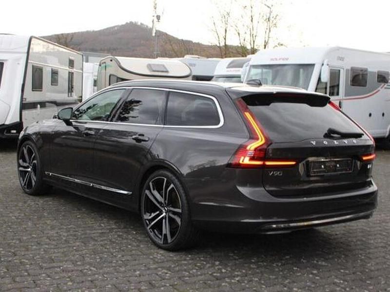 Gebraucht Volvo V90 Plus 197 PS (144 kW) 2023 731 platinum grey metallic Kombi