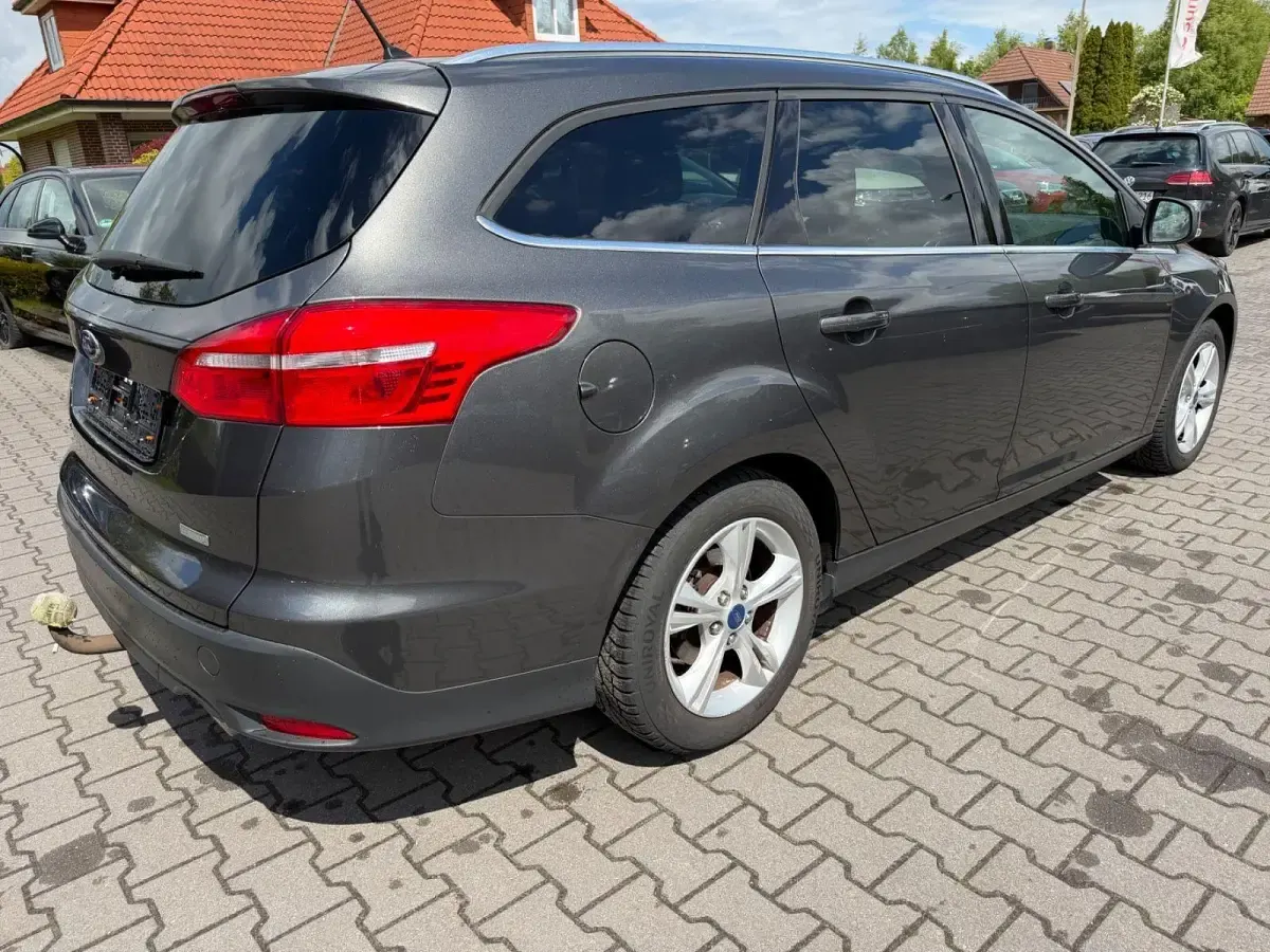 Używany Ford Focus Sport 150 KM (110 kW) 2016 Szary Kombi