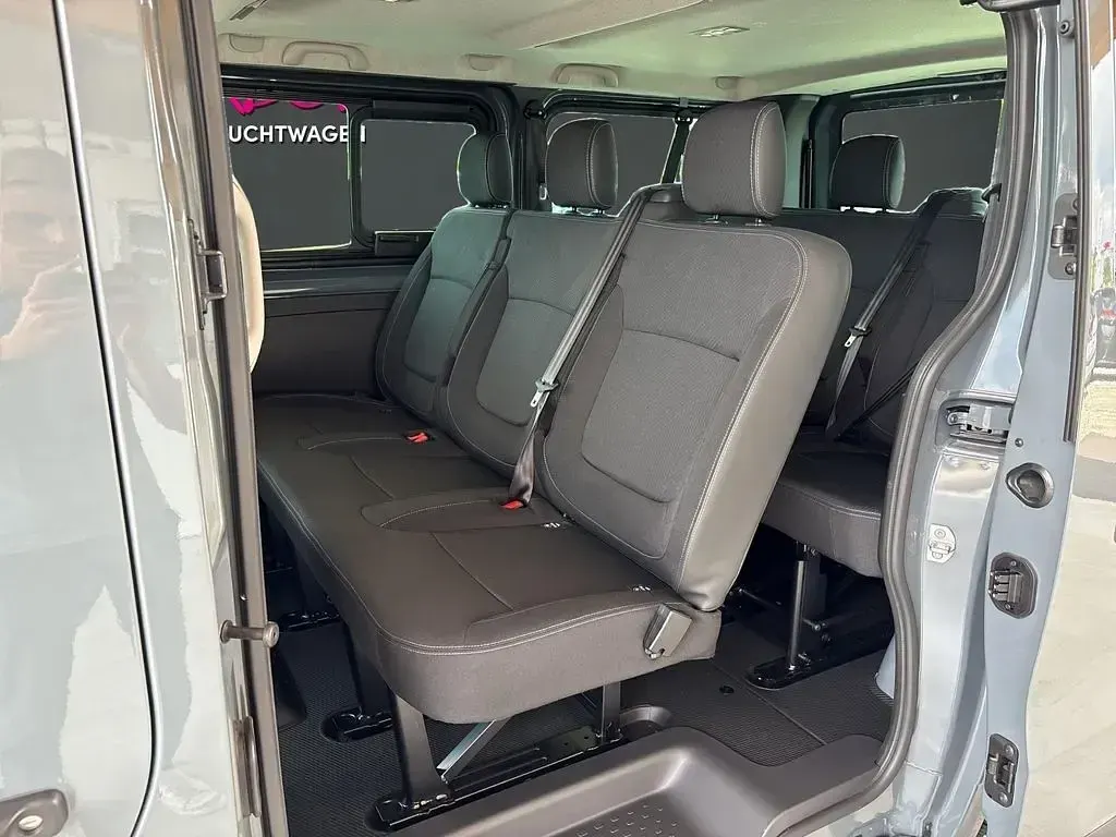 Gebraucht Nissan Primastar Tekna 150 PS (110 kW) 2024 Grau Van / Kleinbus