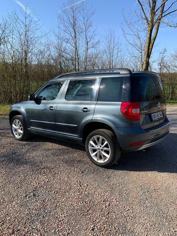 Gebraucht Skoda Yeti Ambition 105 PS (77 kW) 2014 Grau SUV